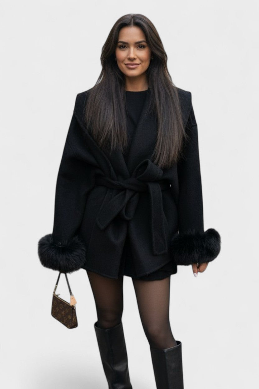 Dagmar™ | Casaco elegante com pelagem ecológica