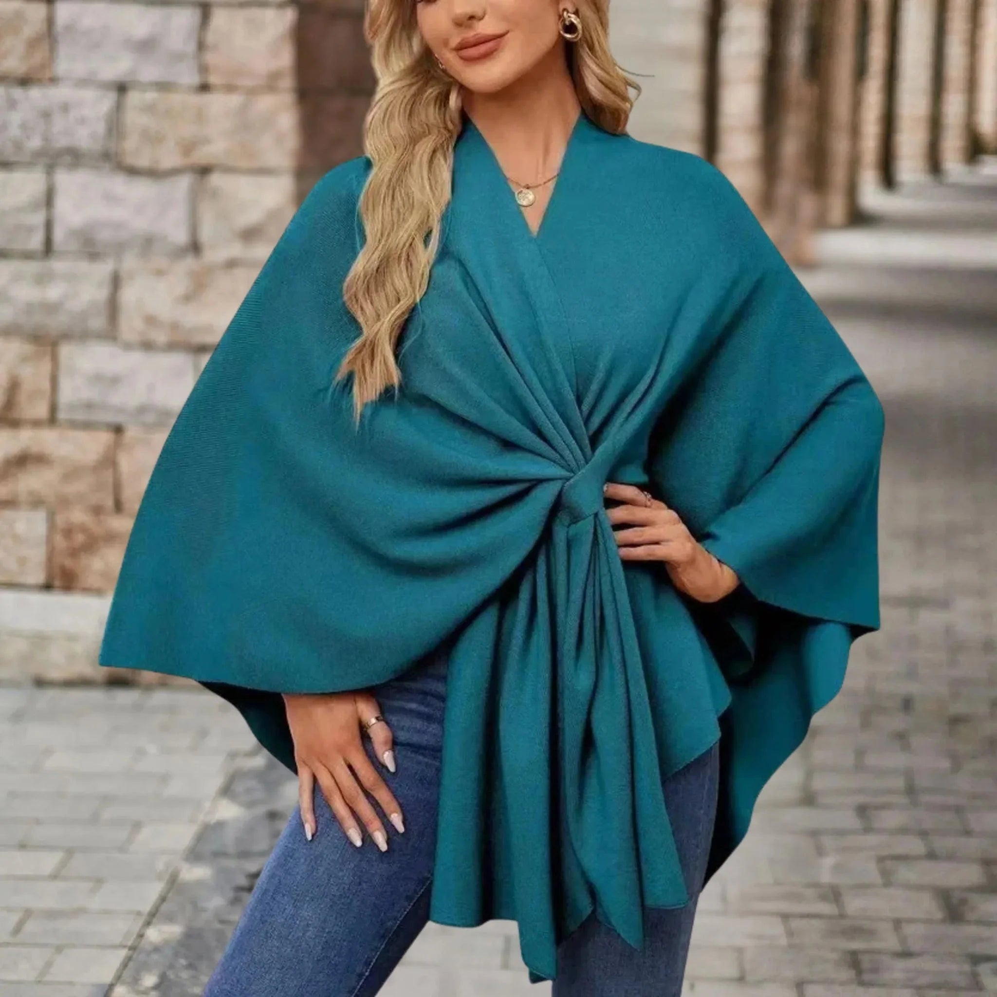Yvette | Poncho Draperet Elegante